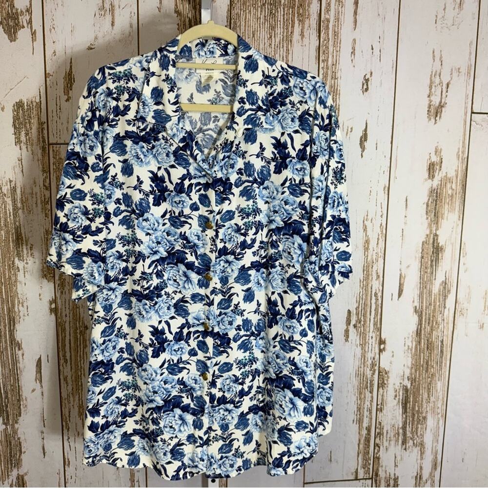 Kathie Lee Plus, Blue and White Floral Button Down Shirt. Size 24W. Vintage